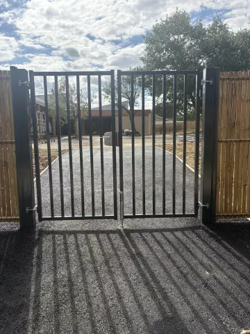 PORTAIL BATTANT BARREAUDÉ